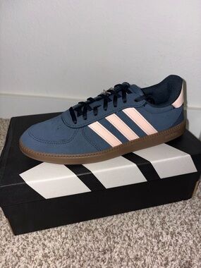 Adidas Women’s Navy Blue sneaker with Pink Stripes